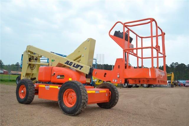 Rental store for boom lift 35 foot electric articulated in Snohomish County